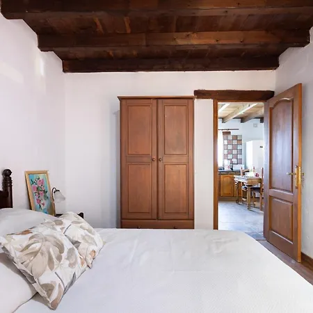 Home2book Charming Nature Casa Aurora * 로스 레알레호스